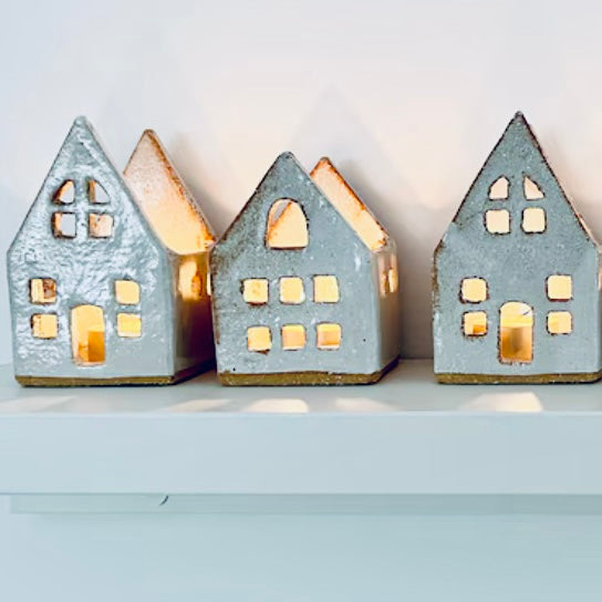 HANDBUILD HOUSE TEA-LIGHT HOLDER